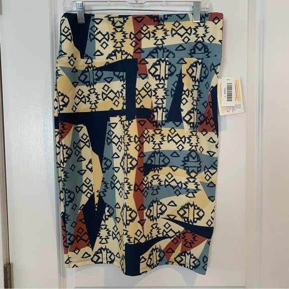 LulaRoe Cassie Retro and Southwest Print Pencil Skirt Size Large - Picture 2 of 6